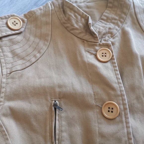 Jacket - Picture 2 of 8